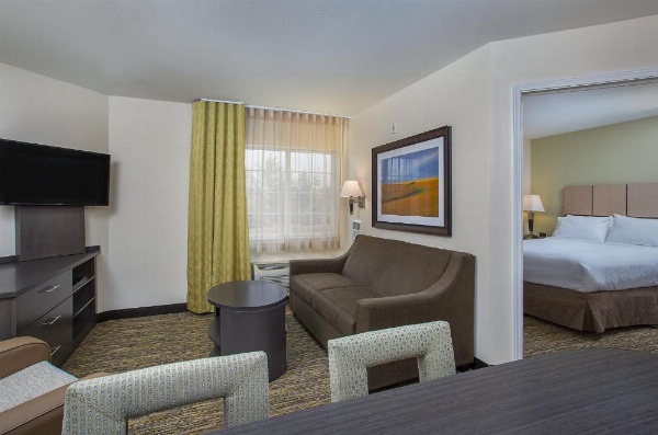Candlewood Suites Bowling Green by IHG image 9